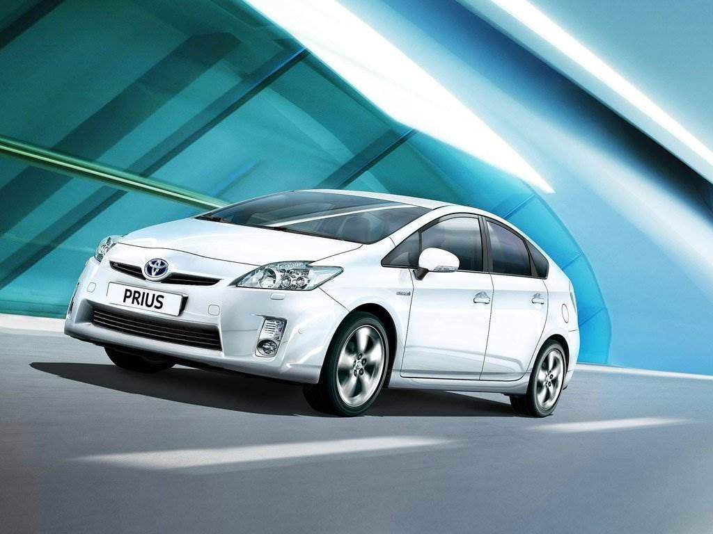 toyota-prius-3-in-fahrt-2
