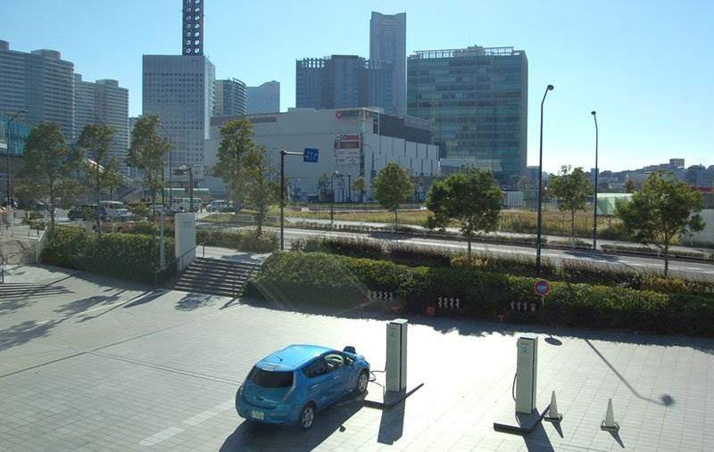 japan-elektrofahrzeug-ladestation