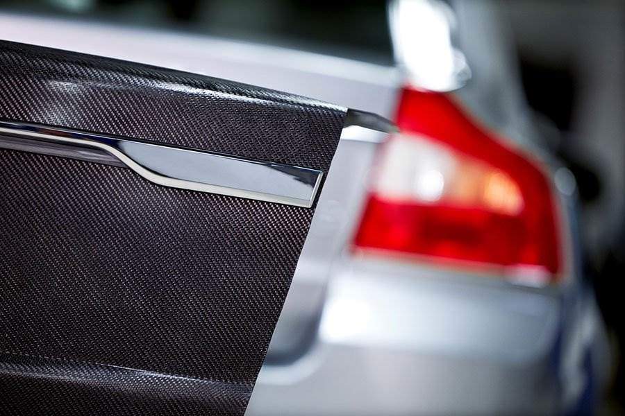 Volvo-Kofferraumklappe-mit-Kohlefasermaterial-und-Super-Kondensatoren
