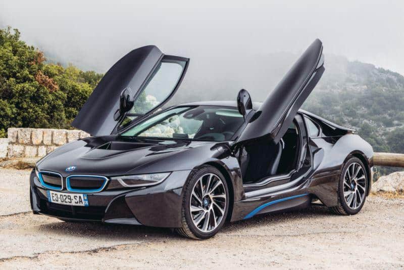 BMW kündigt Elektrifizierung aller Baureihen und Marken an
