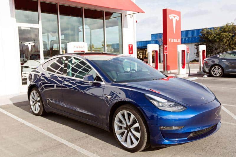 Tesla Model 3 soll wohl in Handarbeit gefertigt werden
