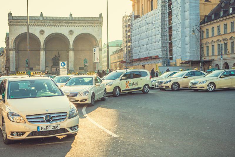Deutsche Taxis brauchen Hilfe bei Umstieg auf E-Mobilität