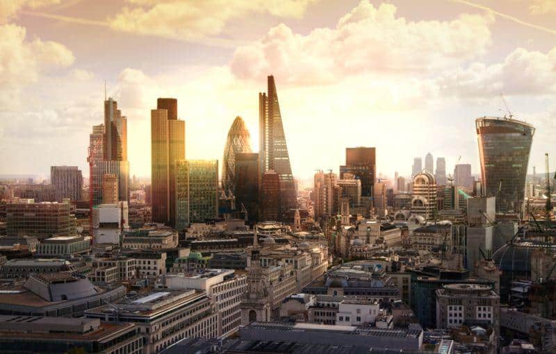 GOVECS bringt E-Schwalbe nach London