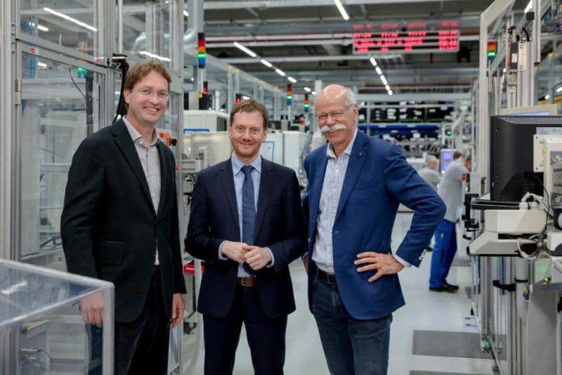 (v.l.n.r.): Ola Källenius, im Daimler-Vorstand verantwortlich für Konzernforschung und Entwicklung, Michael Kretschmer, Ministerpräsident Sachsen, Dieter Zetsche, Vorstandsvorsitzender der Daimler AG und Leiter Mercedes-Benz Cars