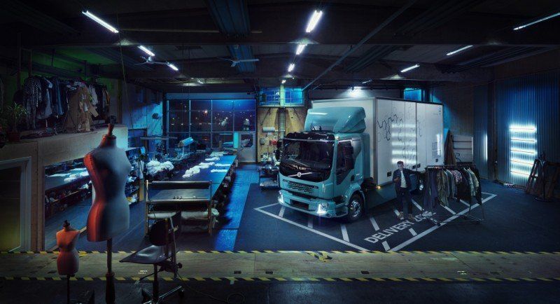 Volvo FL Electric in der Garage