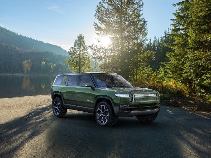 Rivian R1S E-SUV
