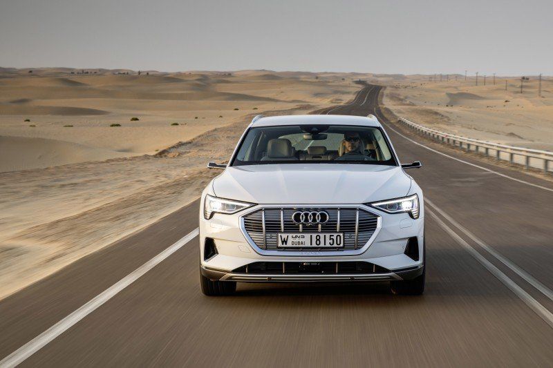 Der Audi e-tron in Masdar City