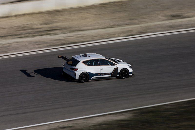 E-Rennwagen CUPRA e-Racer auf der Strecke