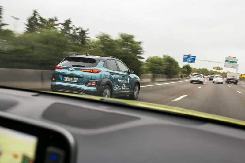 Hyundai Kona Elektro auf Schnellstraße