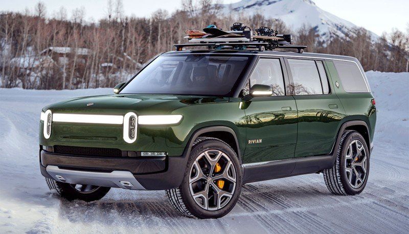 Rivian R1S im Schnee