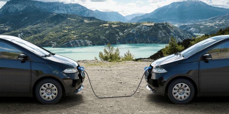 Sion von Sono Motors laden sich gegenseitig