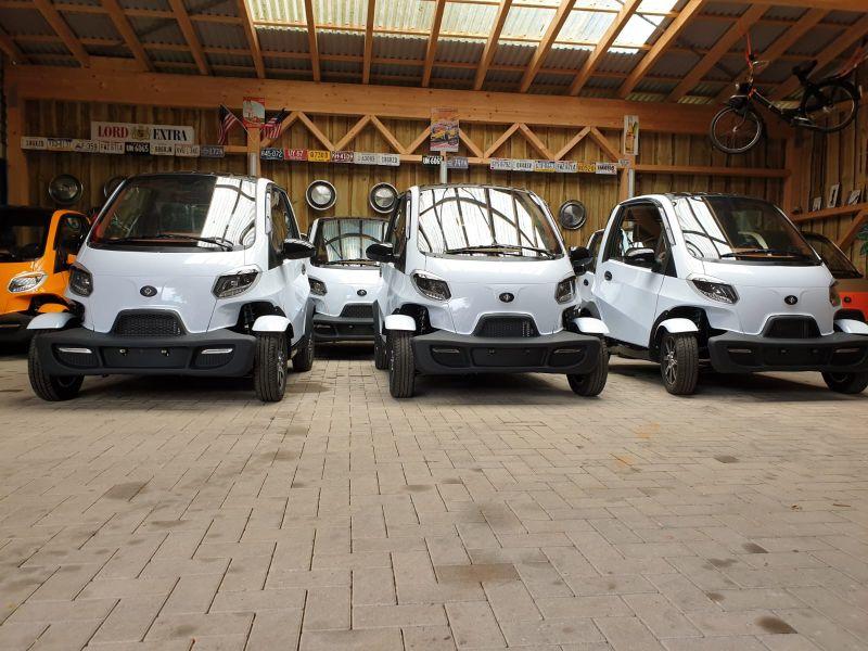 Linzda E-Autos aufgereiht