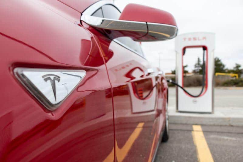 Tesla baut Service-Netz weiter aus