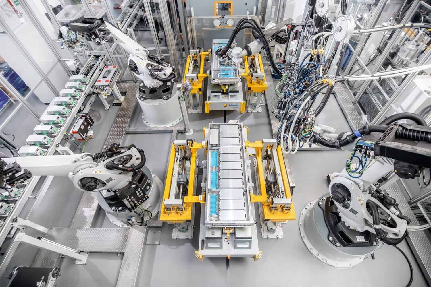 Blick in die Batterieproduktion am Webasto Standort Schierling, Landkreis Regensburg