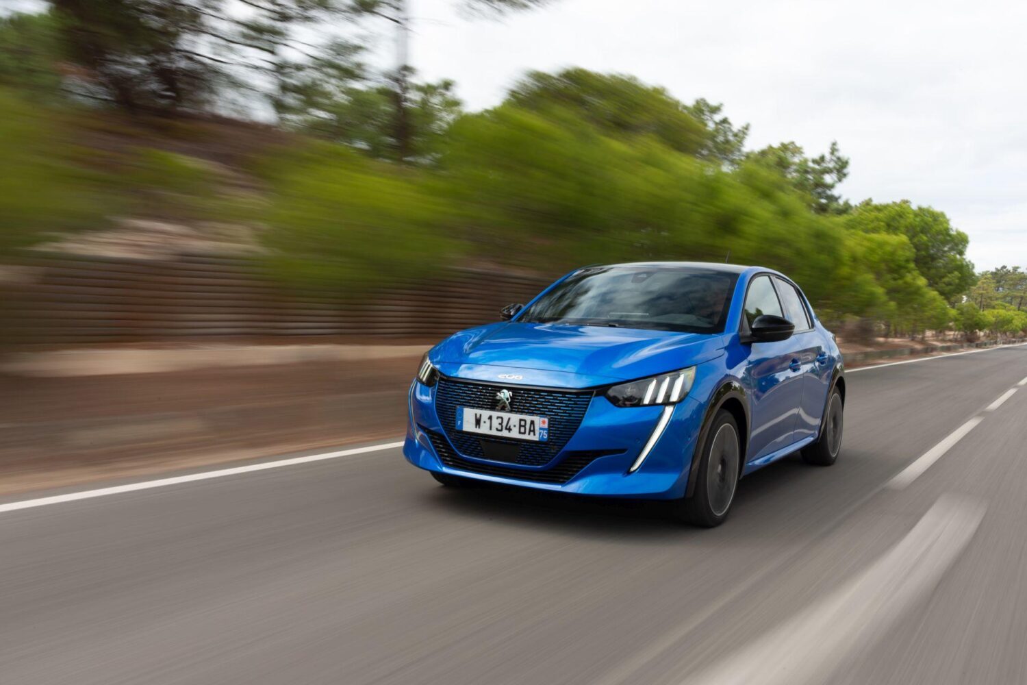Peugeot sieht Verbrenner und E-Autos preislich gleichauf