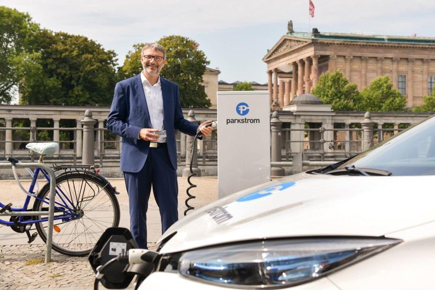 Parkstrom lässt E-Autos leichter aufladen
