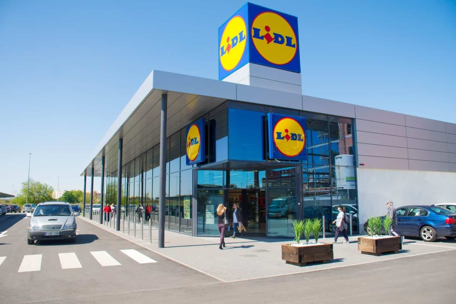 Lidl geht in Großbritannien in Ladeoffensive