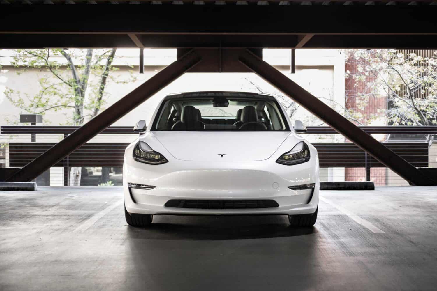 Jedes vierte E-Auto in Europa ist ein Model 3