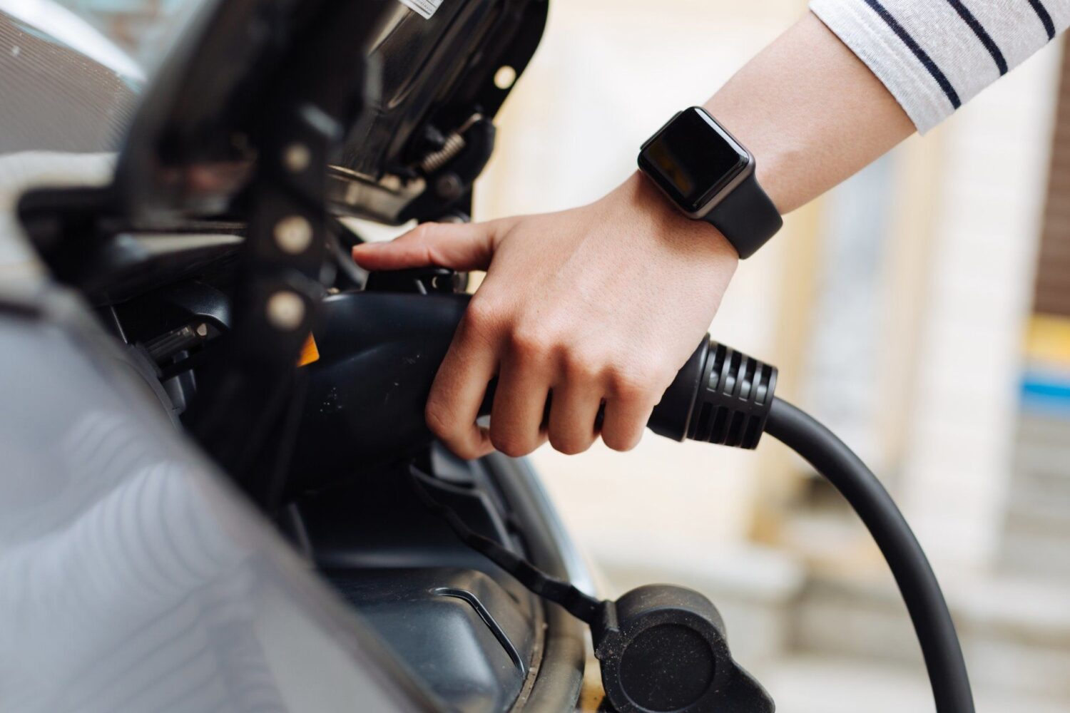 Verbraucher uneins bei Umweltfreundlichkeit der Elektromobilität