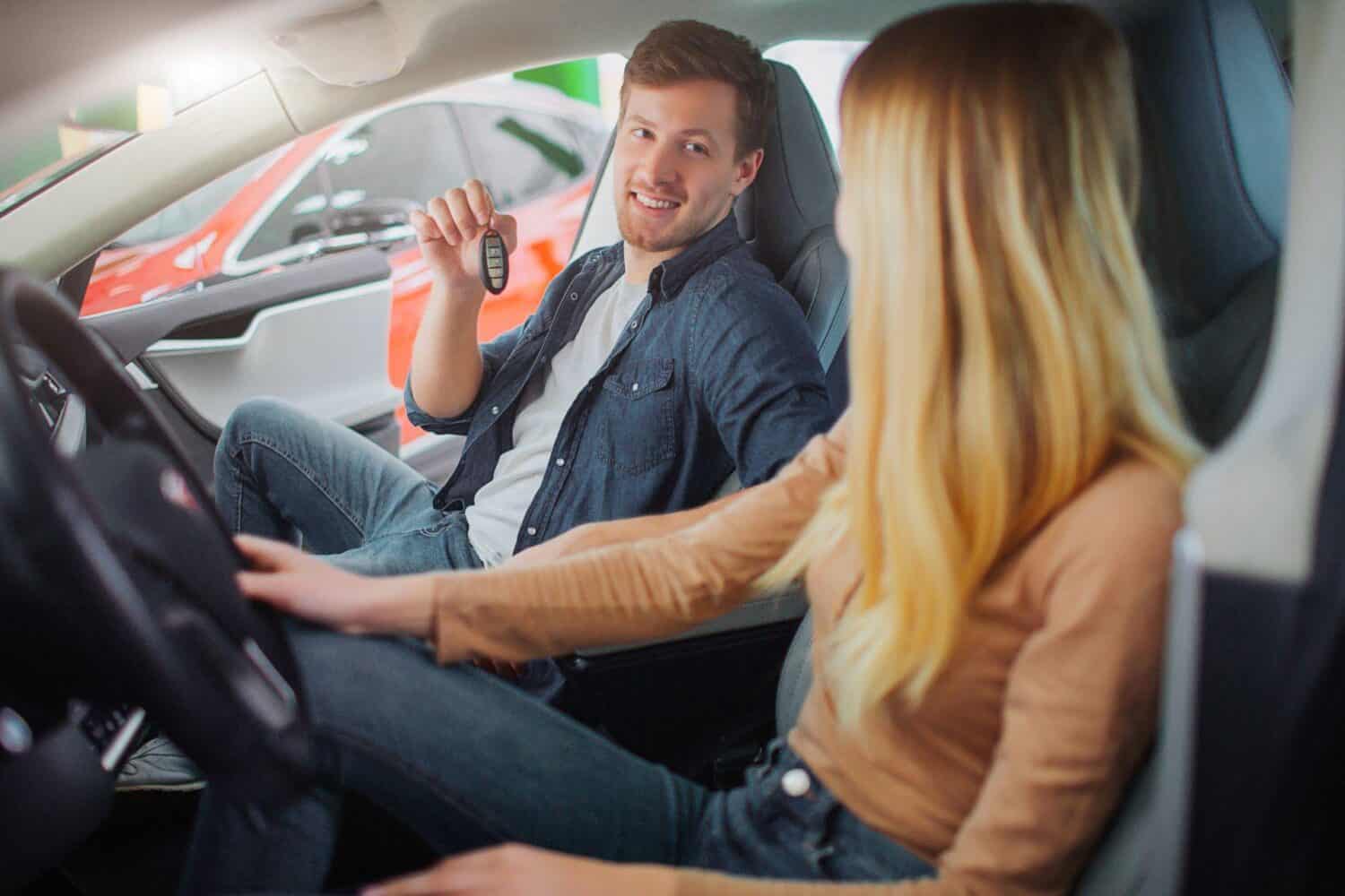 TÜV Rheinland und TWAICE bieten beim Weiterverkauf des E-Autos Unterstützung
