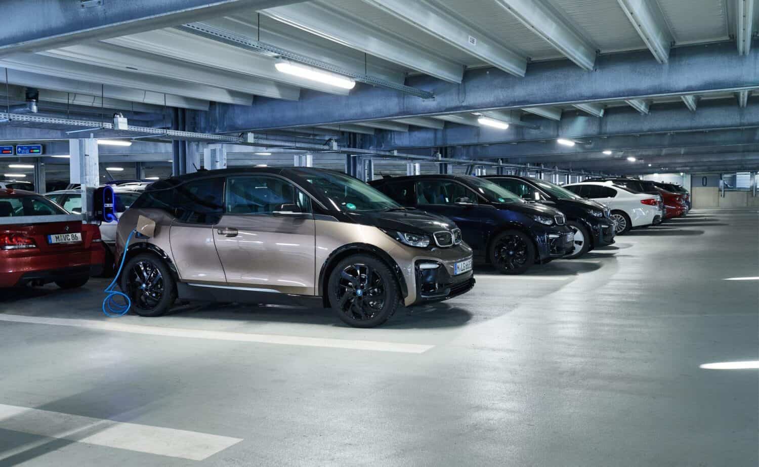 E.ON errichtet für BMW eines der größten betrieblichen Ladenetzwerke