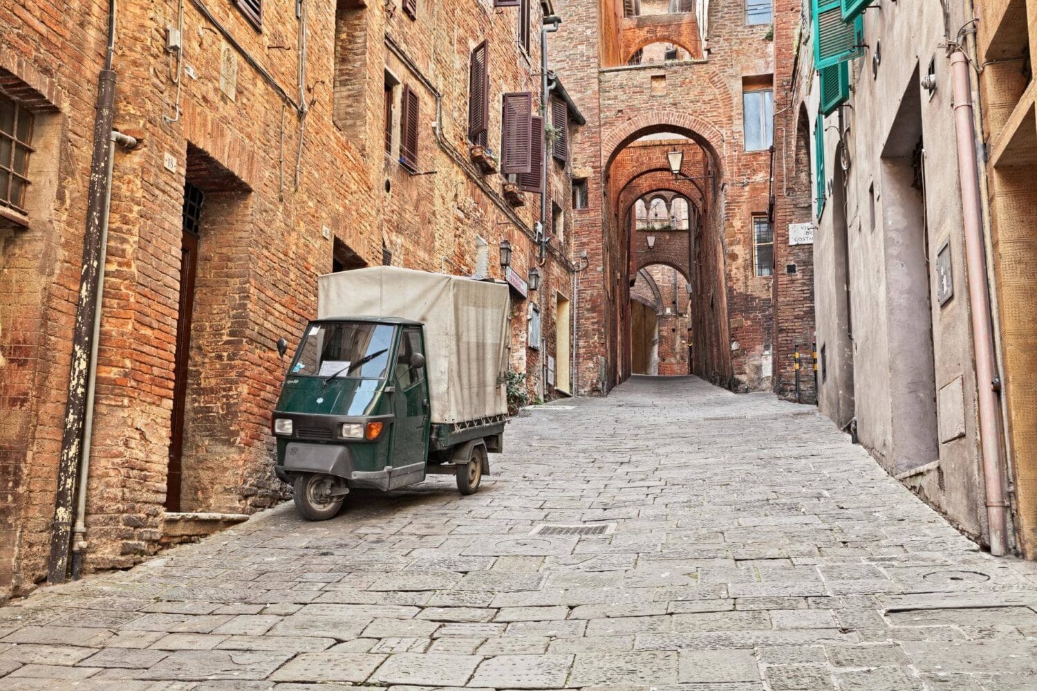 Piaggio Ape E-City zieht es nach Indien