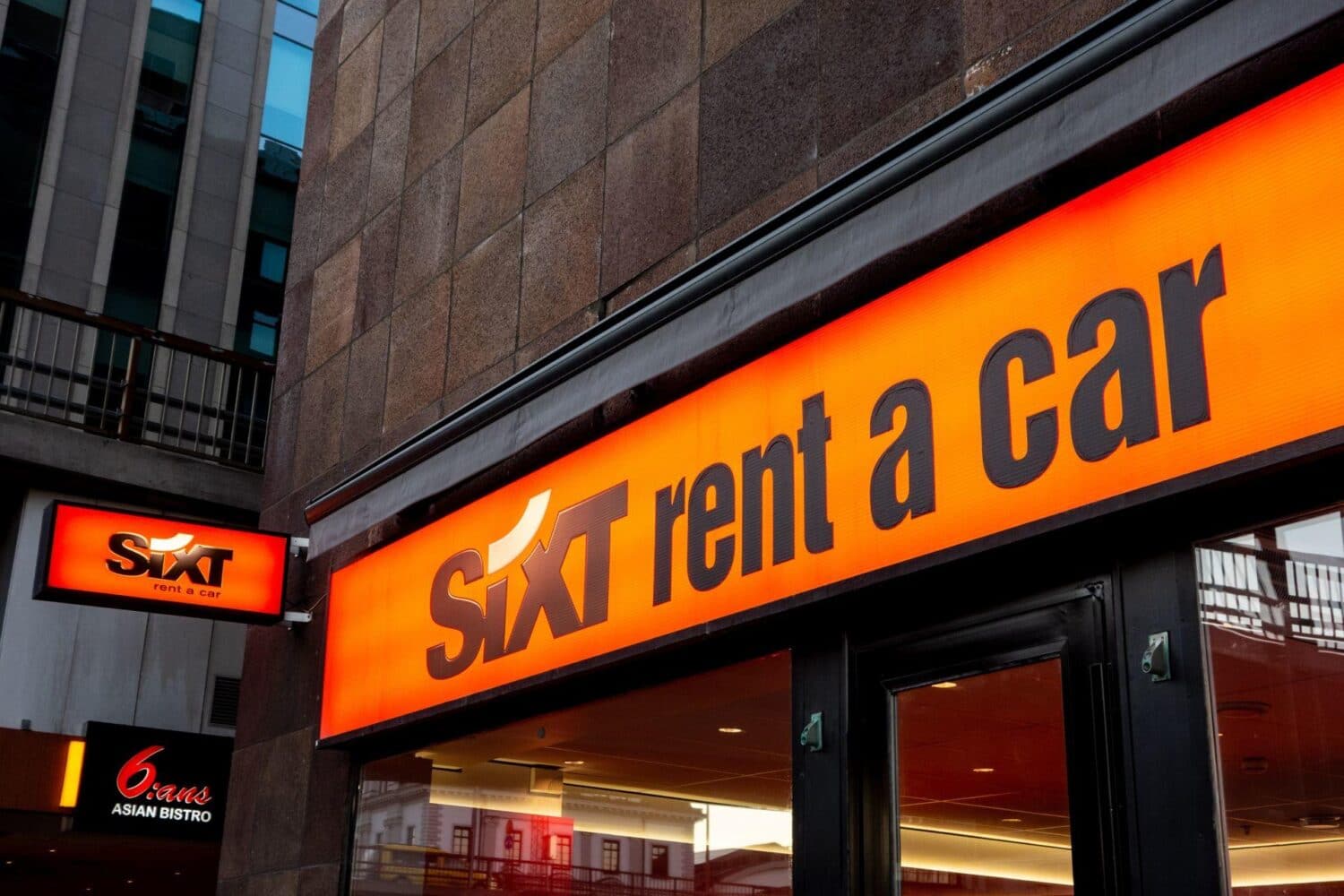 SIXT sieht derzeit kaum Nachfrage bei E-Auto-Vermietung