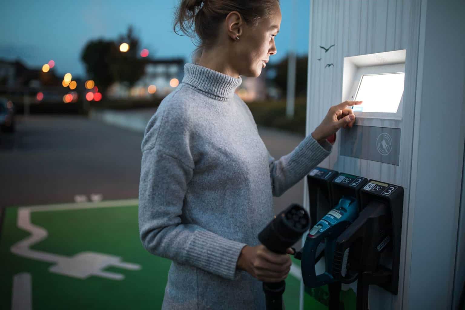 VW-Betriebsratschef fordert EU-Quote für E-Auto-Ladestationen
