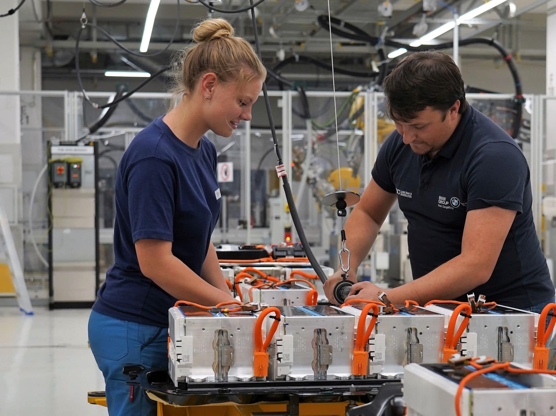 BMW bekommt E-Auto-Nachfrage zu spüren - Beschleunigt Produktionsausbau
