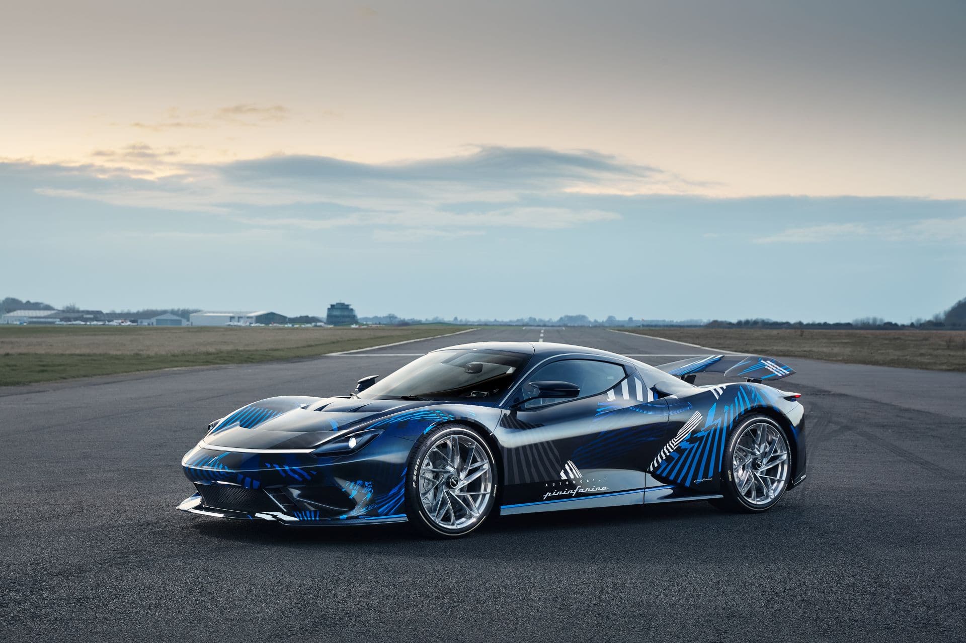 Pininfarina Battista: Zeitplan für Handfertigung ab Ende 2020 wird eingehalten