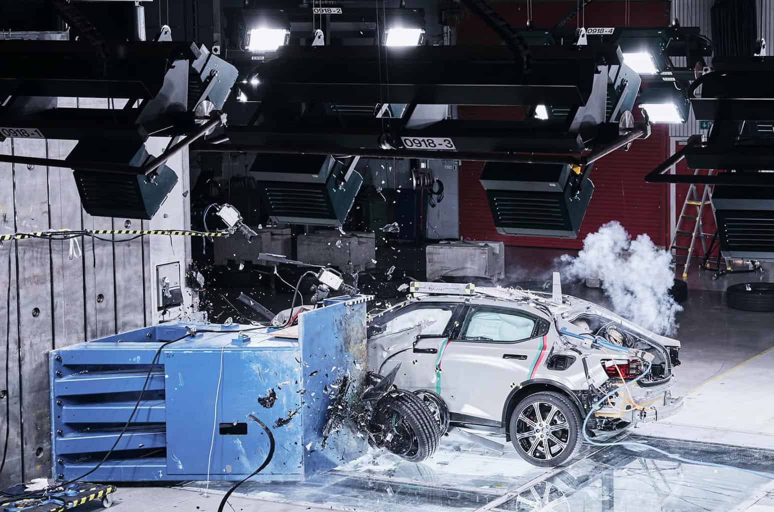 Polestar 2 fährt vor mit höchsten Sicherheitsstandards