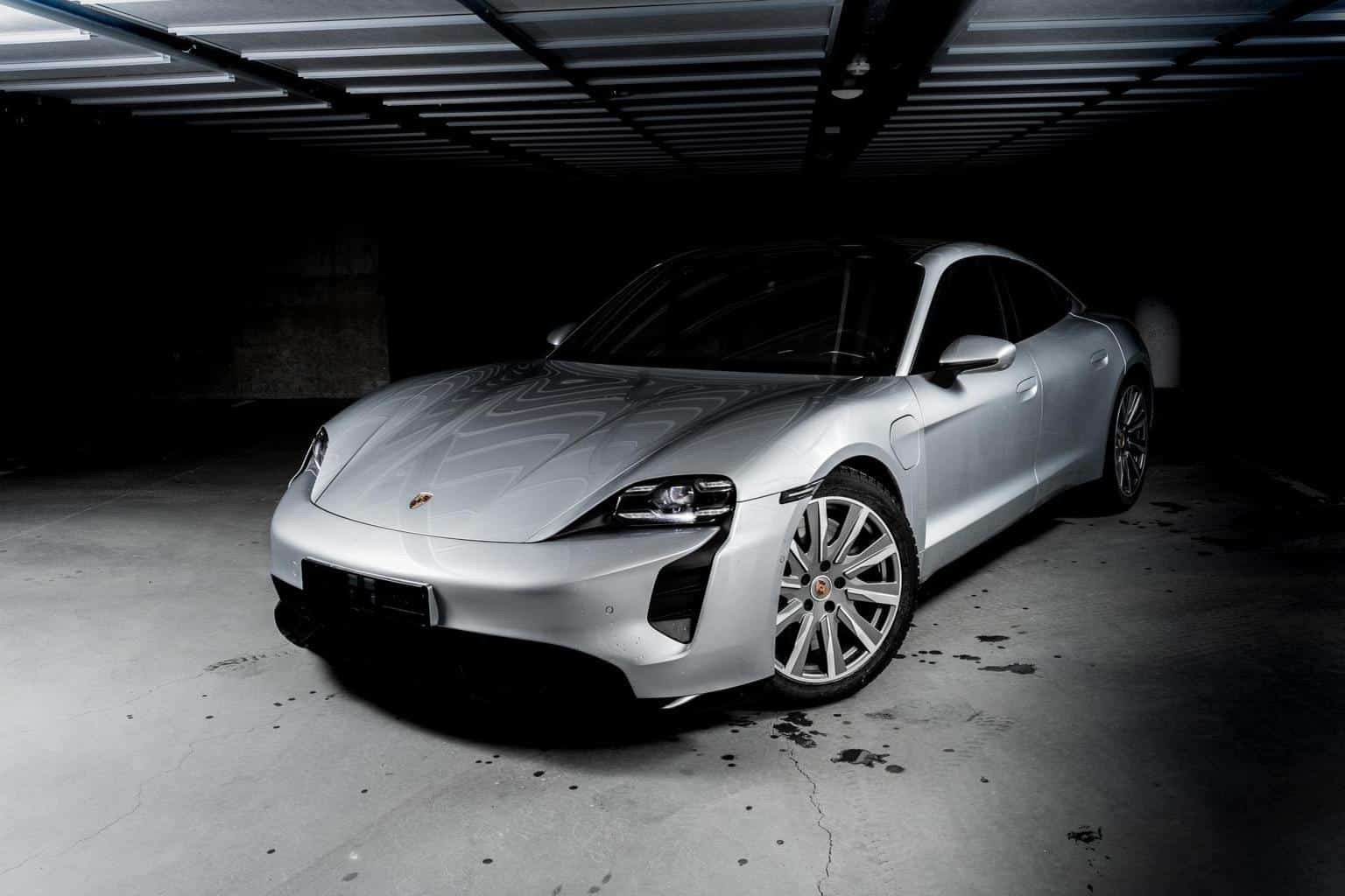 Porsche Entwicklungsvorstand darüber warum Tesla keine direkte Konkurrenz ist