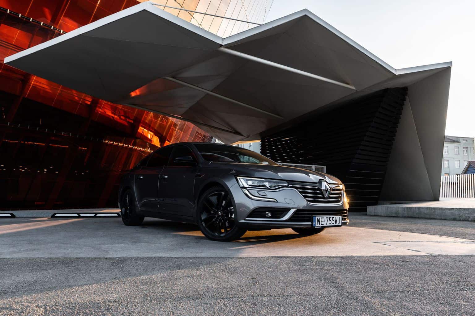 Frankreichs Finanzminister fordert Renault auf Batterien zu produzieren - trotz Krise