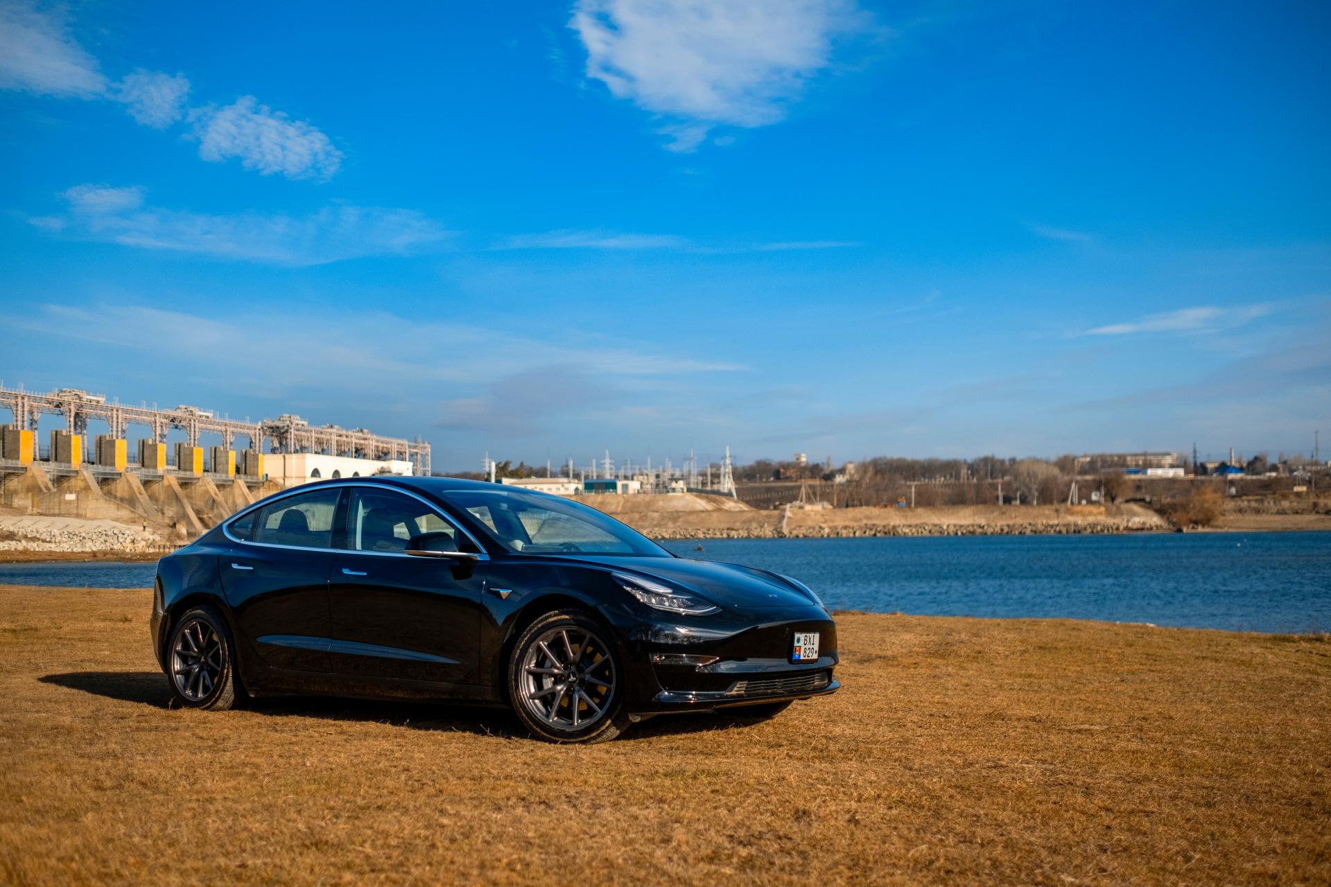 Tesla Model 3-Basismodell künftig in China mit mehr Reichweite