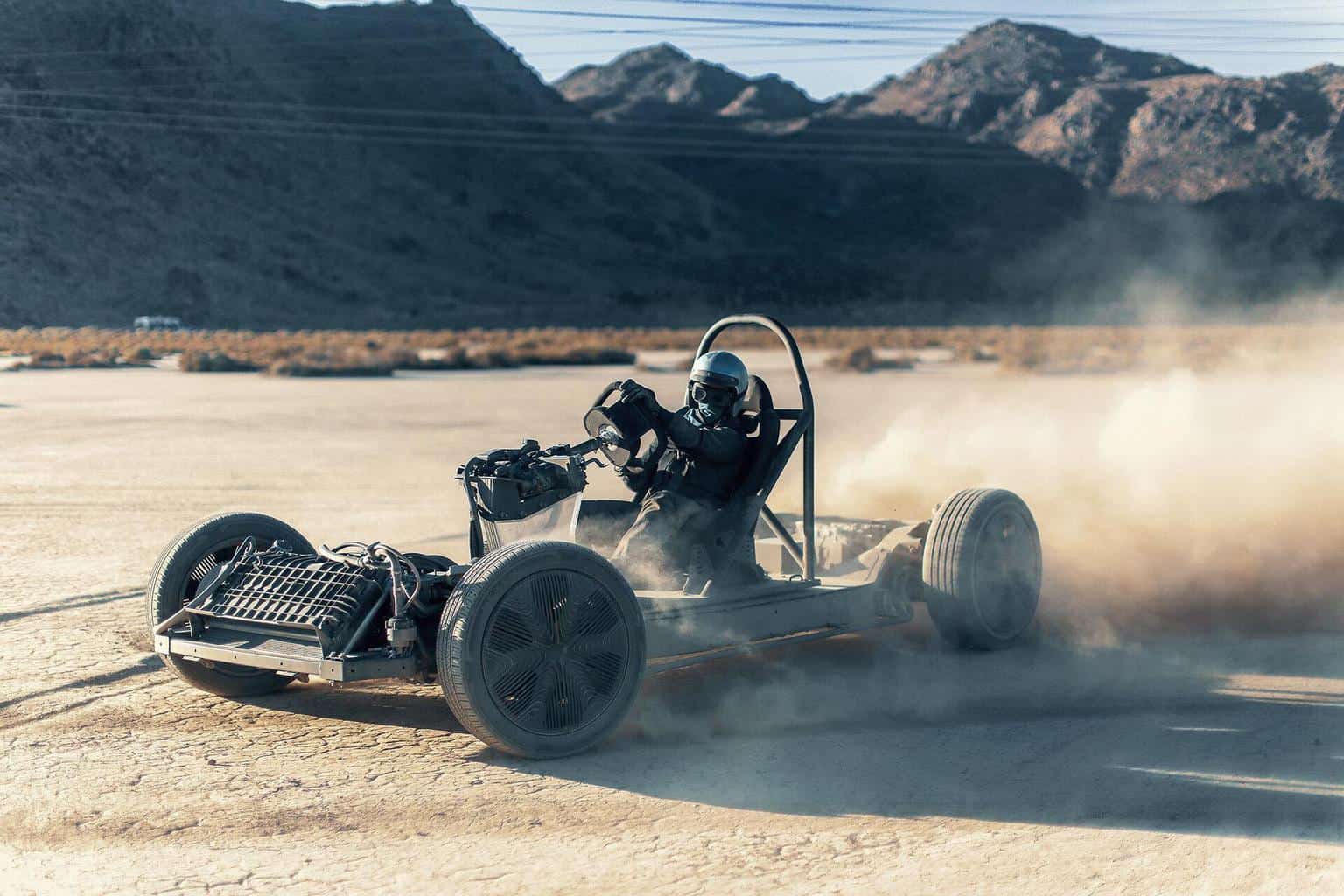 Canoo verwandelt Skateboard-Plattform in "Skatekart" und zeigt was es zu leisten vermag