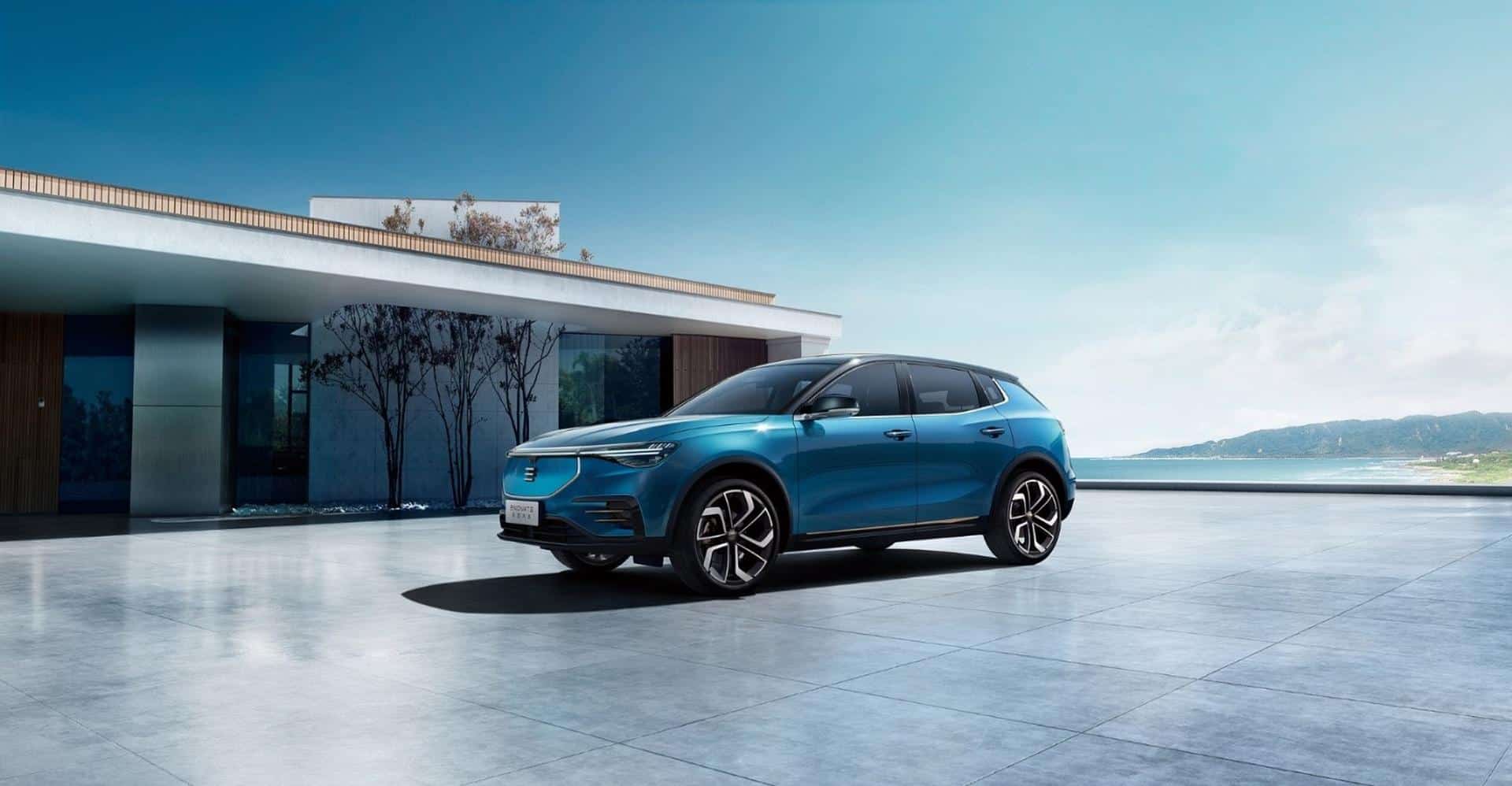 ENOVATE ME7: Smarter Elektro-SUV aus China mit fünf Bildschirmen