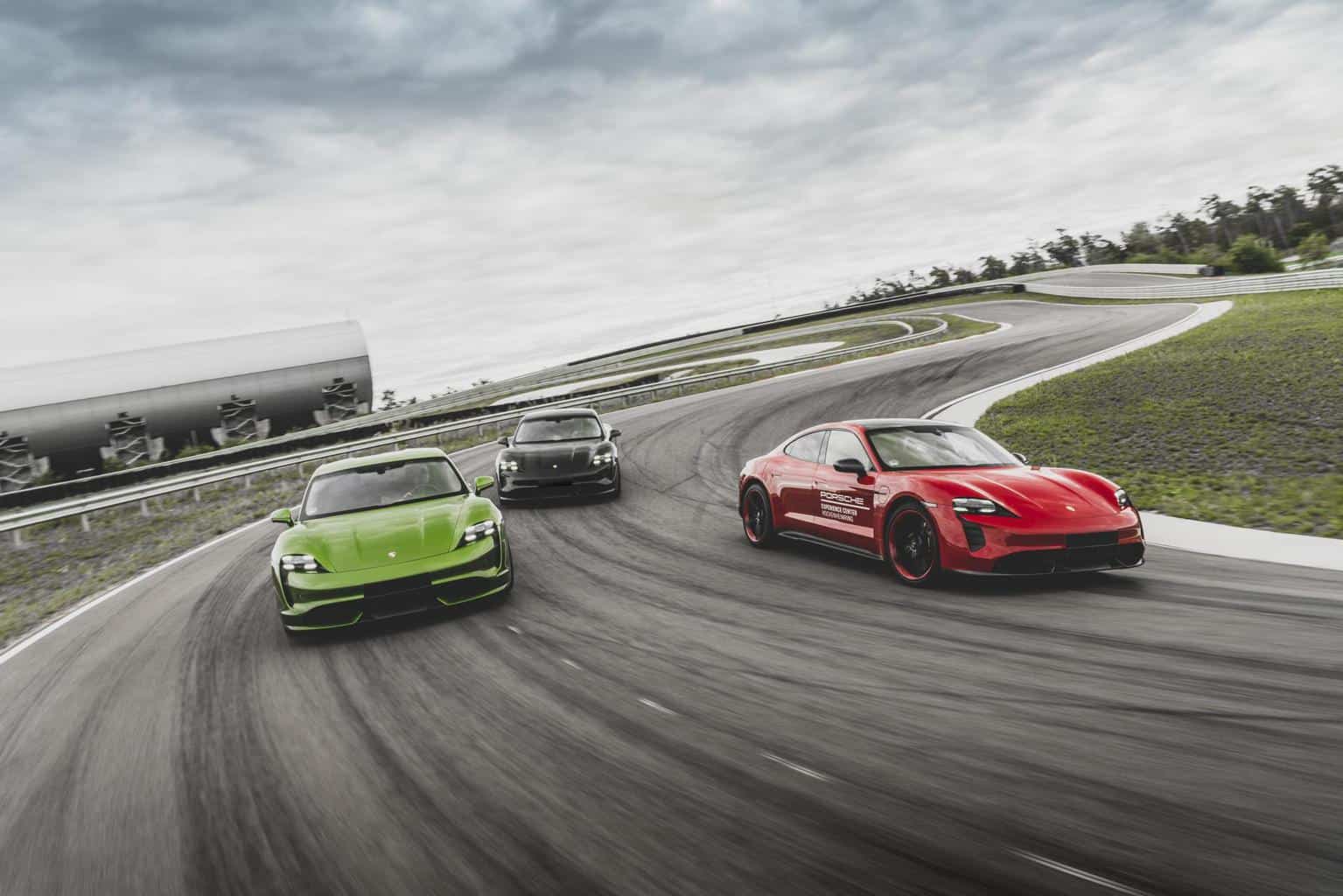 Porsche Taycan oder "Die Strom-Schnellen"
