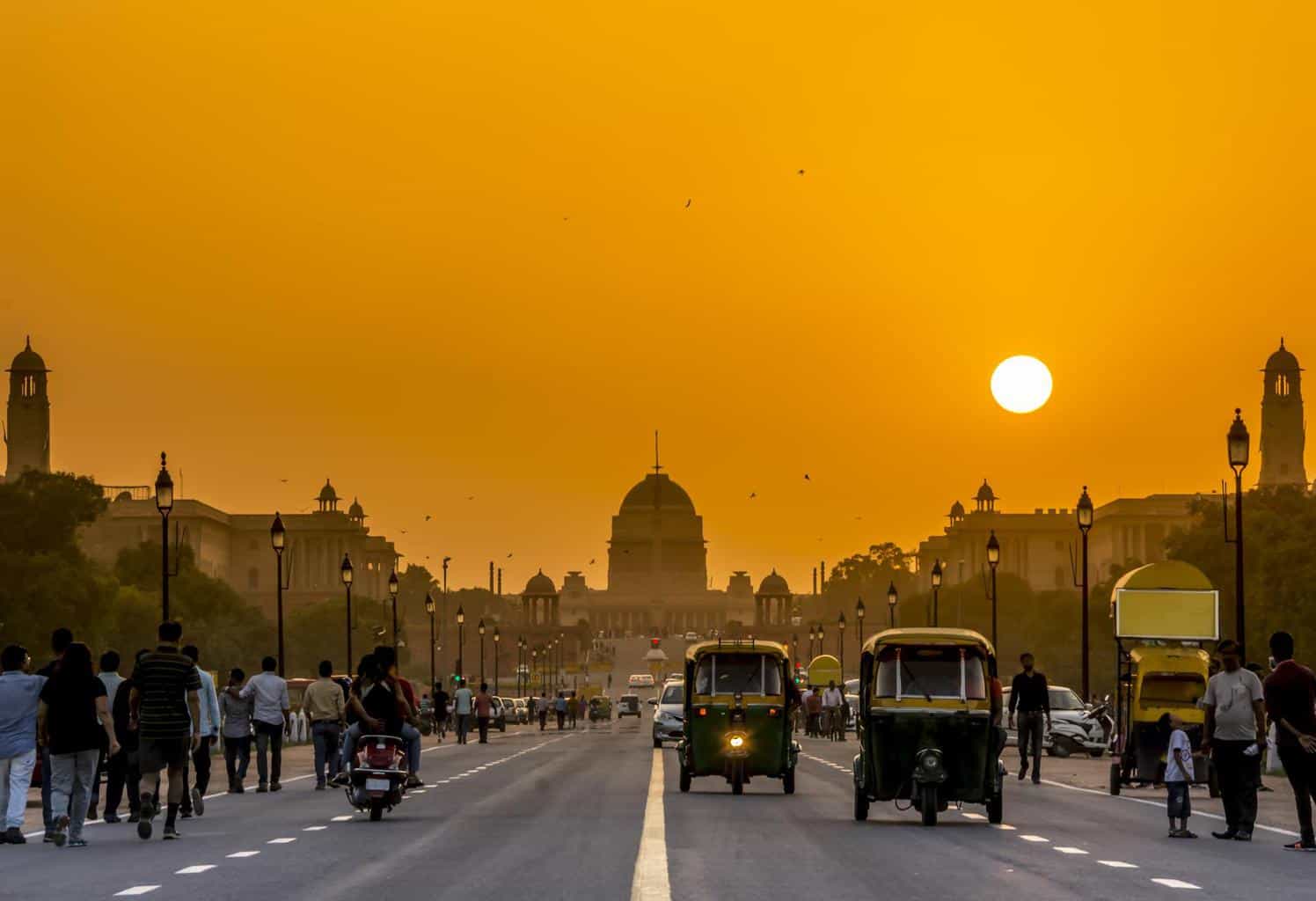 Indien könnte E-Ladestationen an 69.000 staatlichen Tankstellen zur Pflicht machen