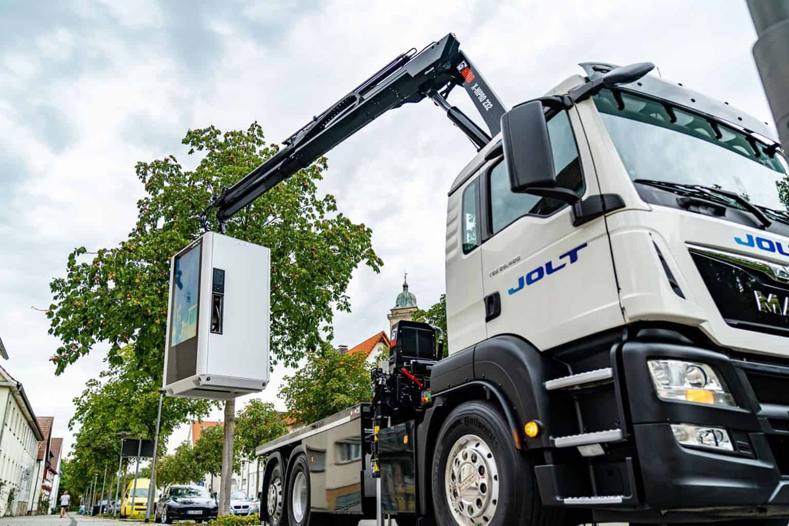 JOLT MerlinOne: Kombination aus Powerbank und 320 kW-Schnellladesäule