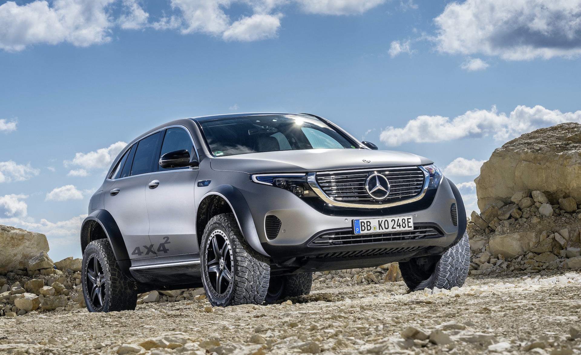 Mercedes-Benz-EQC-4x4-Offroad-SUV
