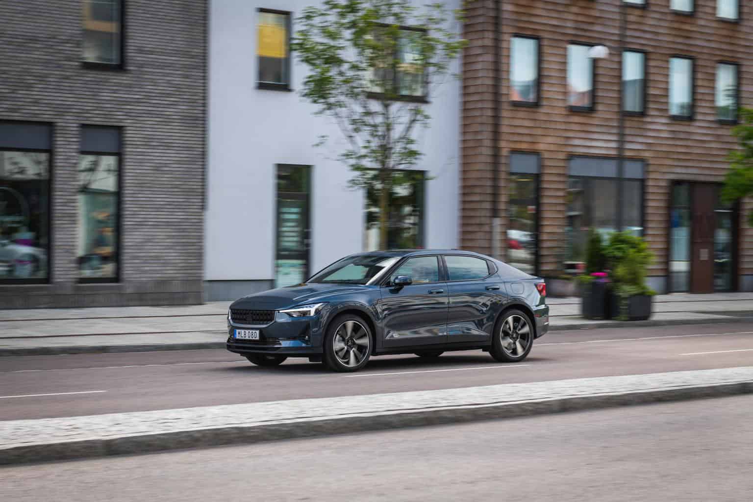 Polestar ruft fast alle Polestar 2 wegen Wechselrichter- und Akkuproblemen zurück