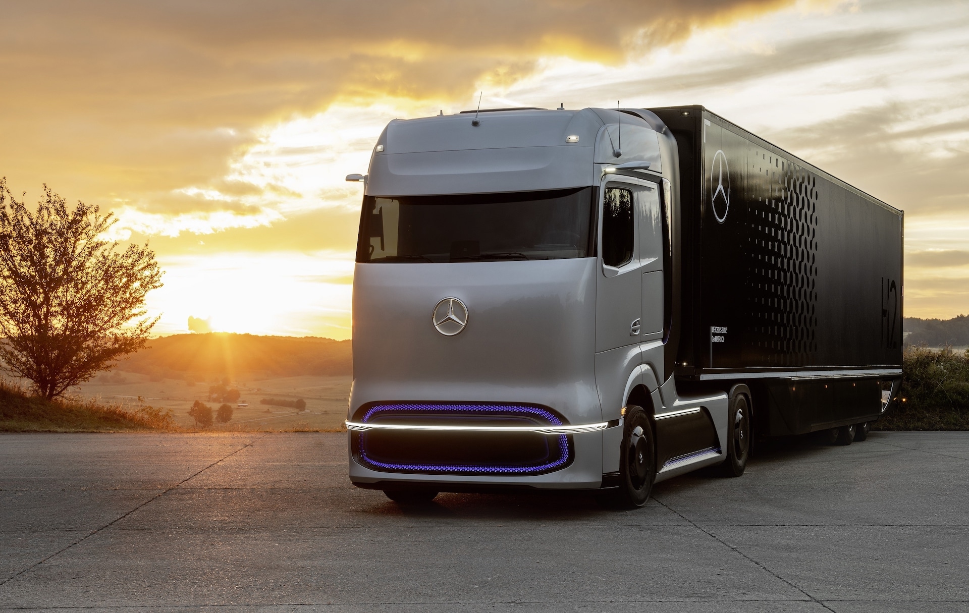 Daimler-Linde-Wasserstoff-Lkw-Tanken
