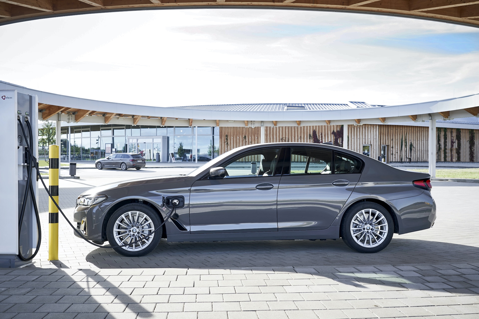 BMW-3er-5er-Plug-in-Hybrid