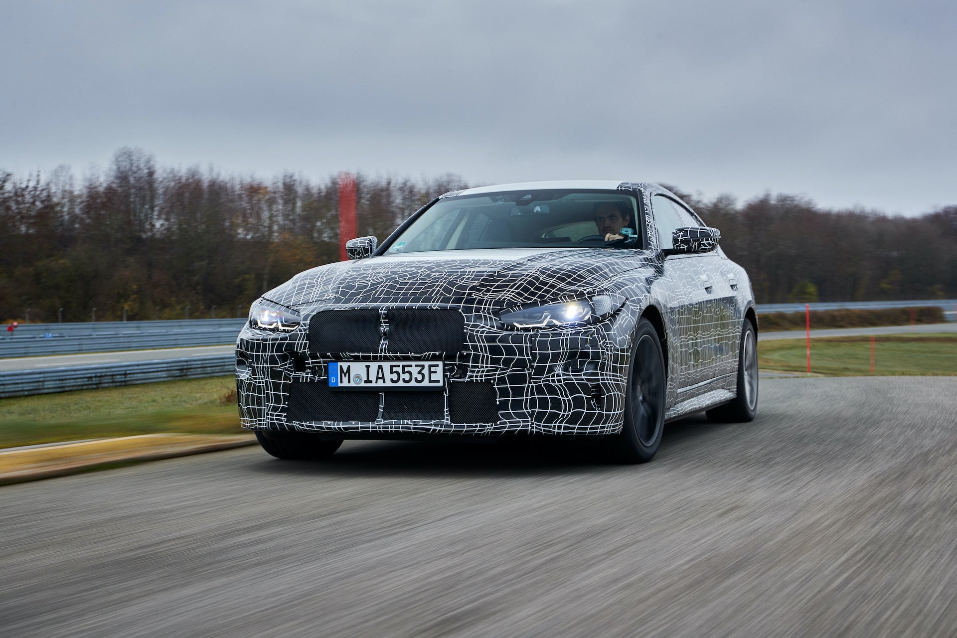 Elektroauto-BMW-i4-Abstimmung-Fahrverhalten