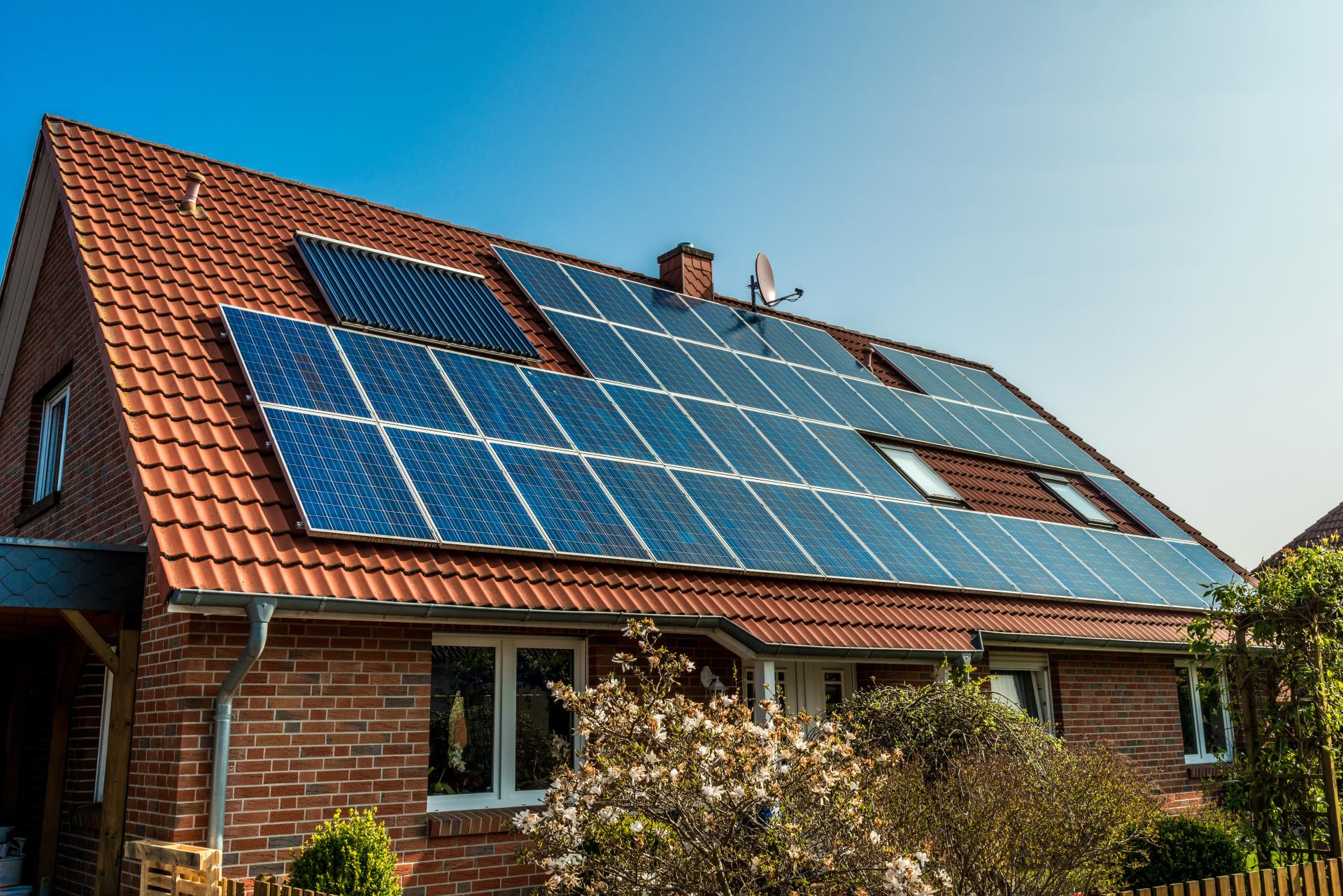 Wissenswertes zum PV-Überschussladen eines E-Autos