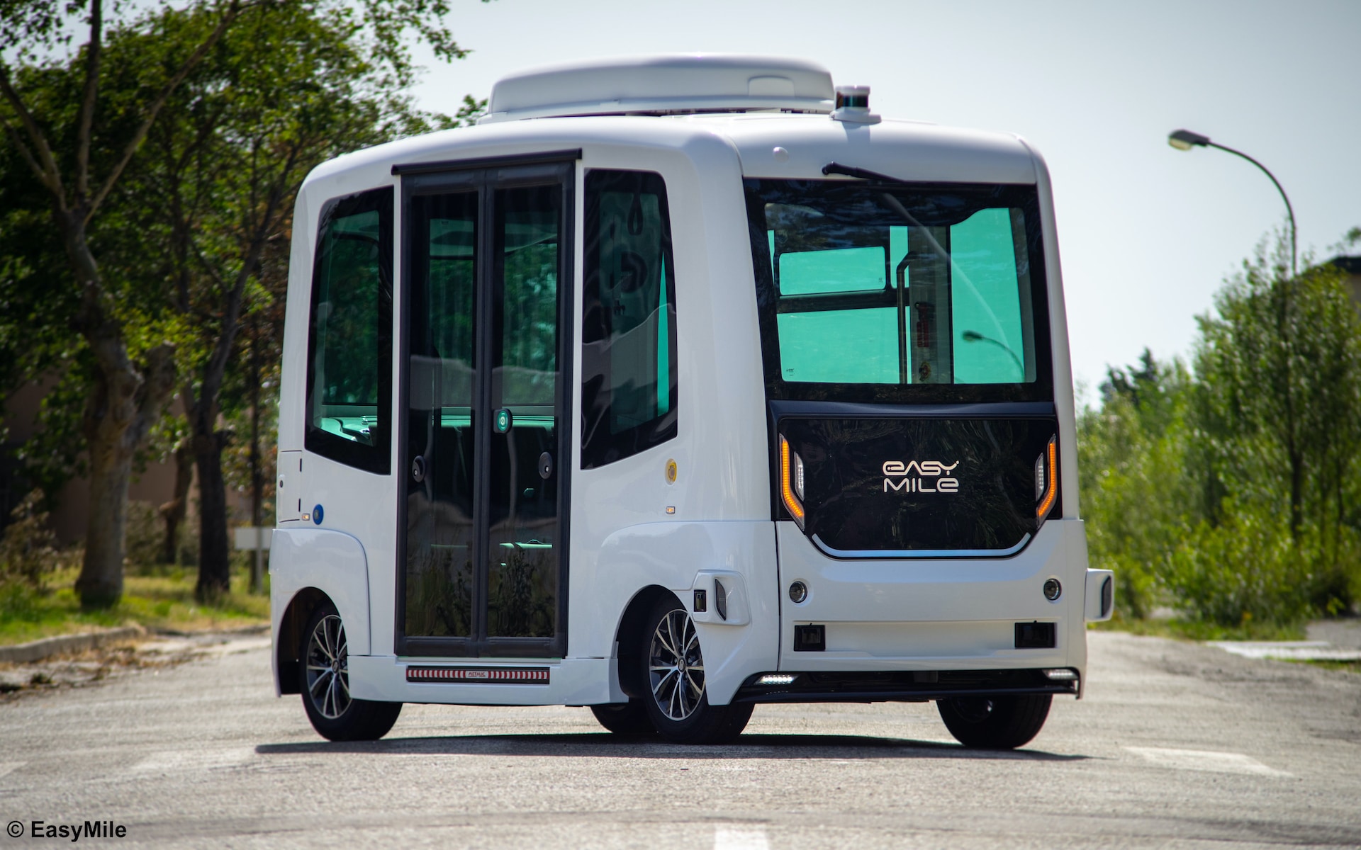 sono-motors-easymile-autonomes-shuttle-ez10