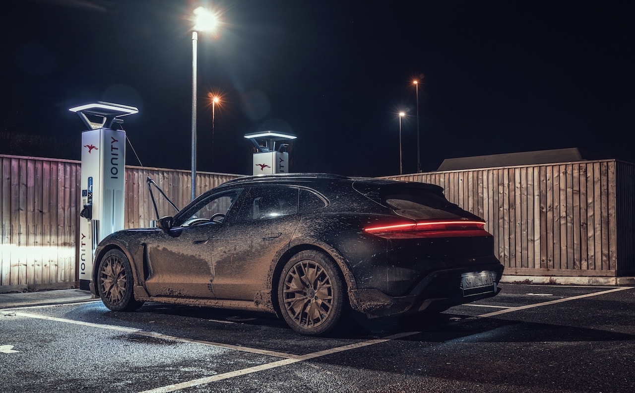 Porsche-Taycan-Cross-Turismo-Härtetest