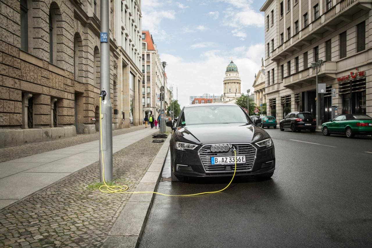 Ubitricity und Ebee starten Produktpartnerschaft fürs Laternenladen