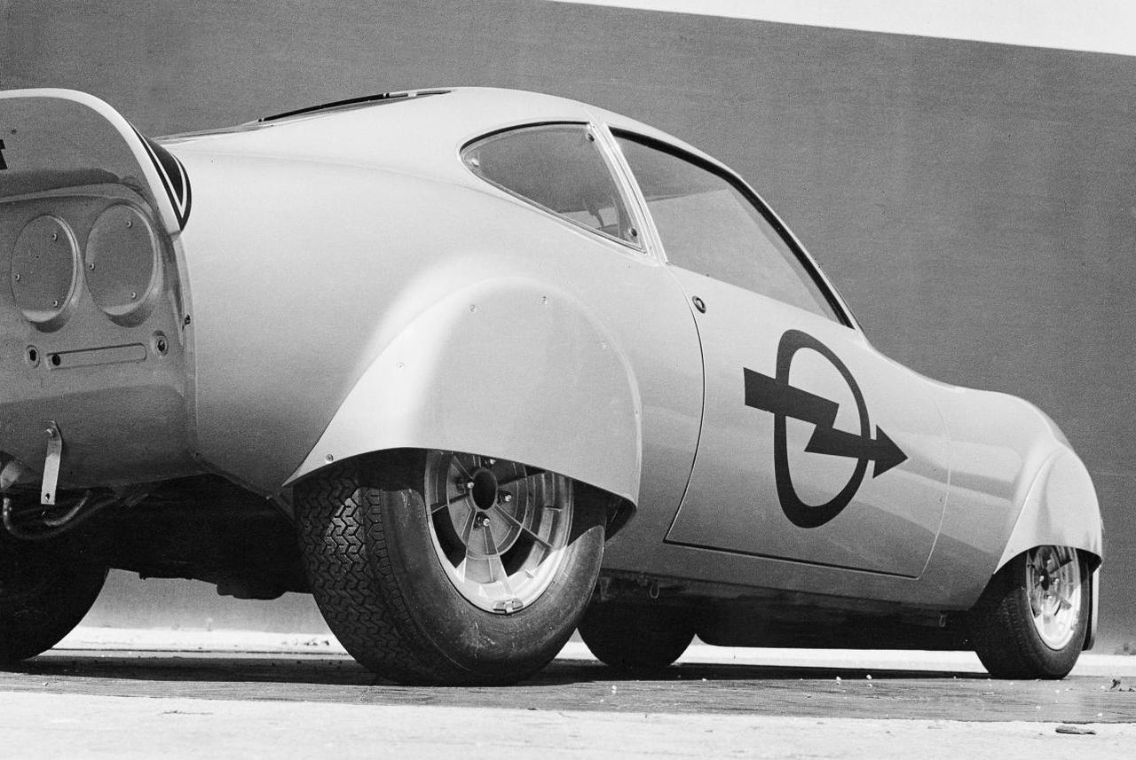 Opel Elektro GT: Ein Rekord-Auto wird 50