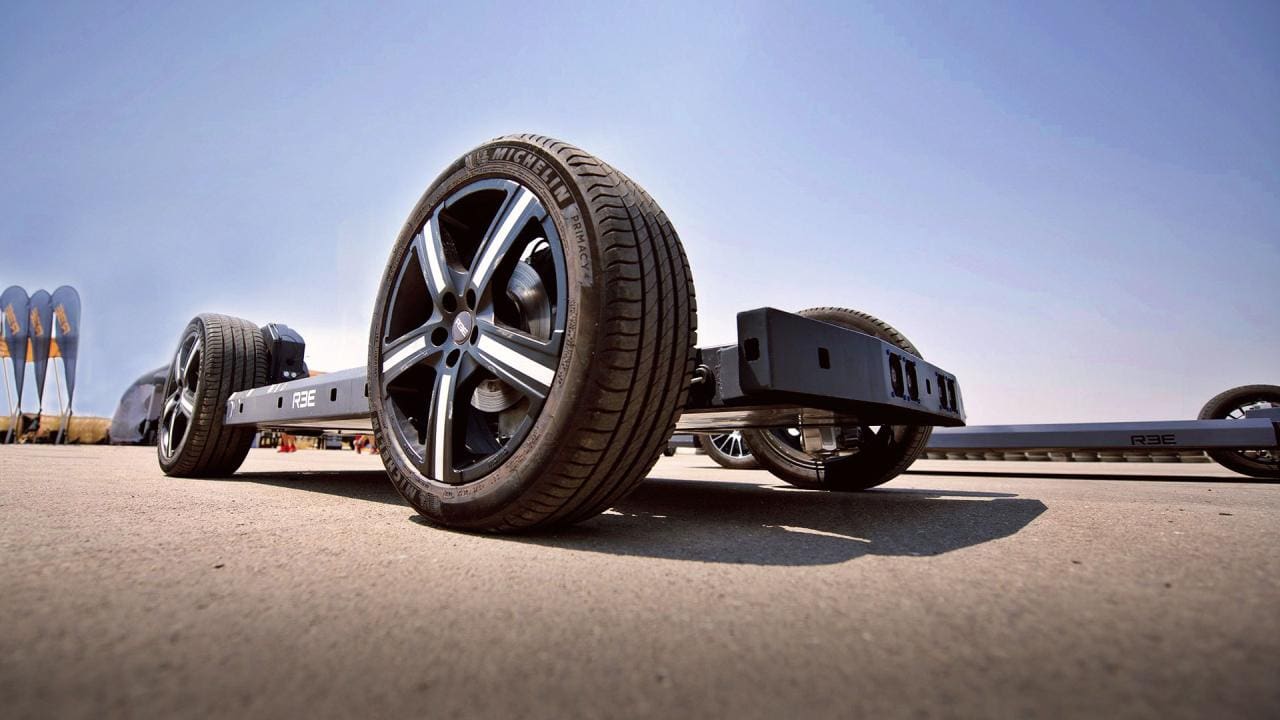 REE & Magna bringen modulare E-Autos "Powered by REE" auf die Straße